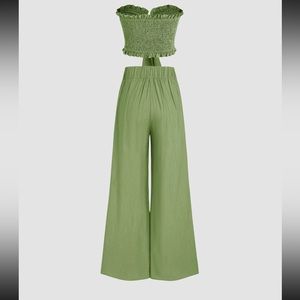 Selling brand new jumpsuit from Cider!